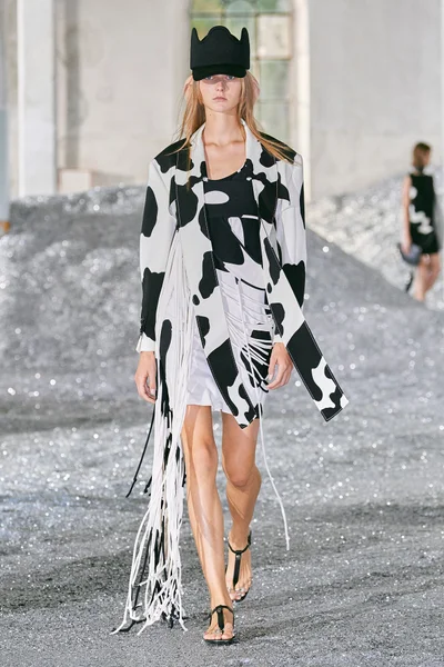Look 44